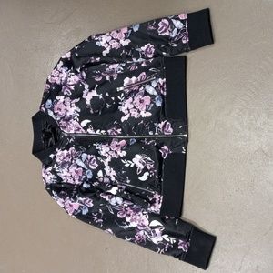 a.n.a A New Approach Floral, 2 Zippered Pockets, Lined Jacket